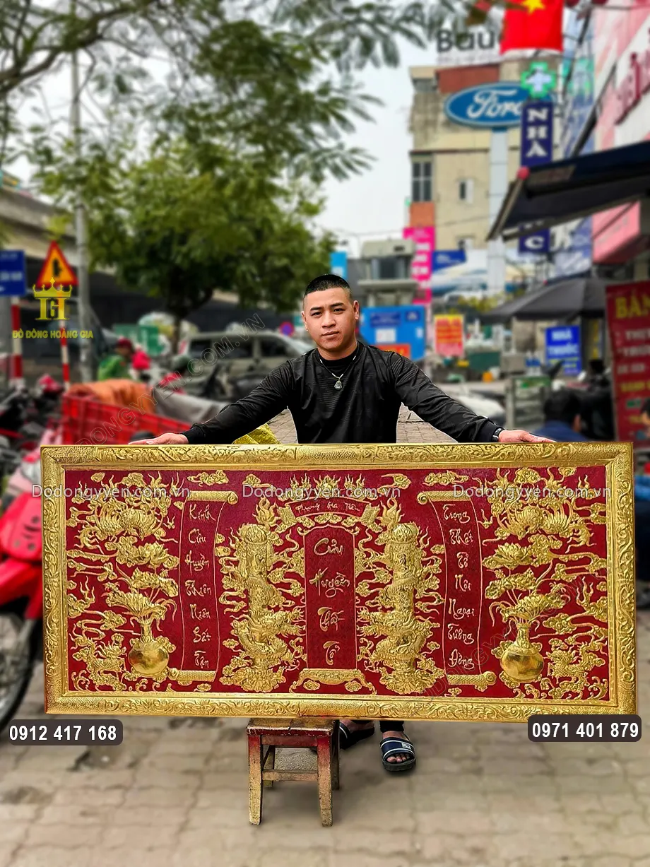 Bức đại tự c&oacute; k&iacute;ch thước lớn, th&iacute;ch hợp treo trong kh&ocirc;ng gian thờ c&uacute;ng rộng r&atilde;i